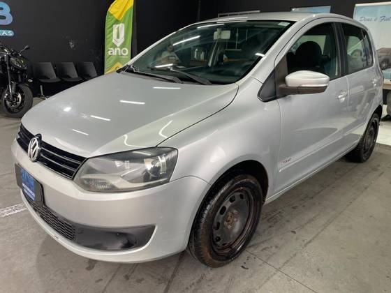 VOLKSWAGEN FOX 1.0 MI TREND 8V FLEX 4P MANUAL VOLKSWAGEN FOX 1.0 MI TREND 8V FLEX 4P MANUAL